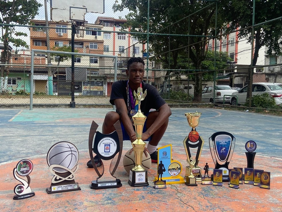 Autista, jogador de basquete do Botafogo diz: 'O basquete mudou a minha vida' — Canal Autismo / Revista Autismo