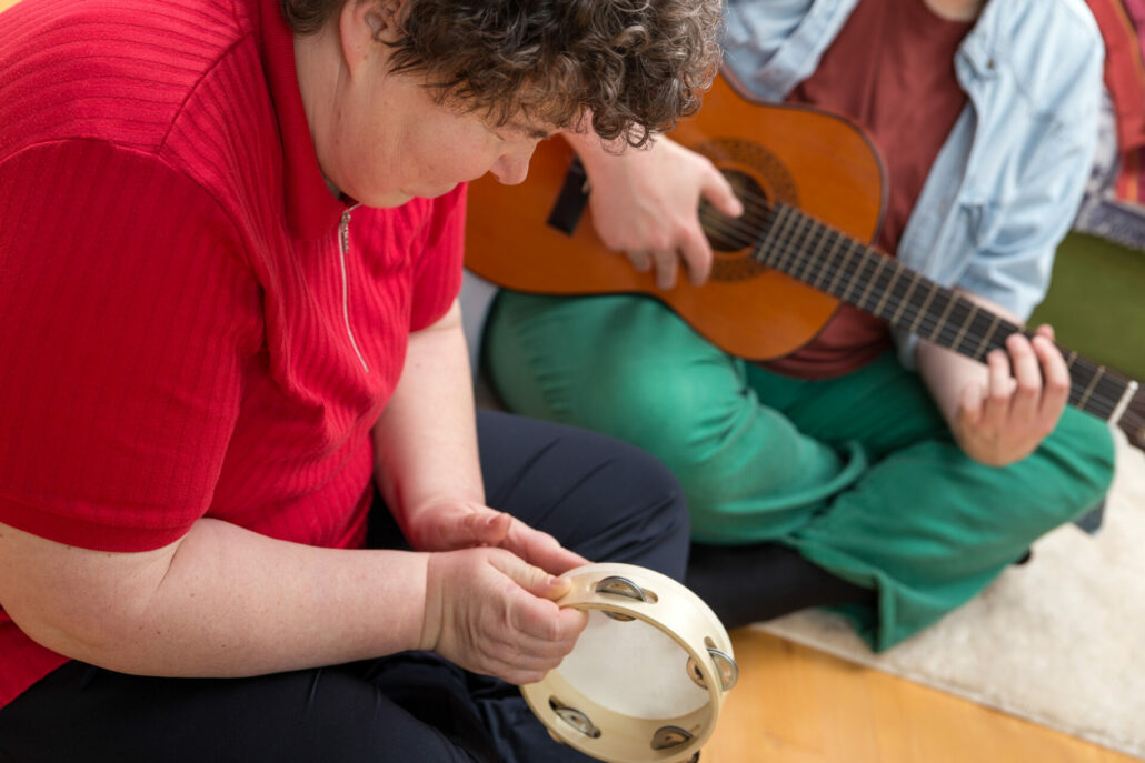 Sancionada a lei que regulamenta a profissão de musicoterapeuta — Canal Autismo / Revista Autismo