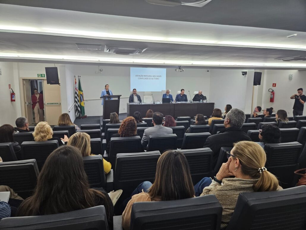 Em audiência pública, Santos (SP) anuncia moradias assistidas e ampliação de clínica escola — Canal Autismo / Revista Autismo