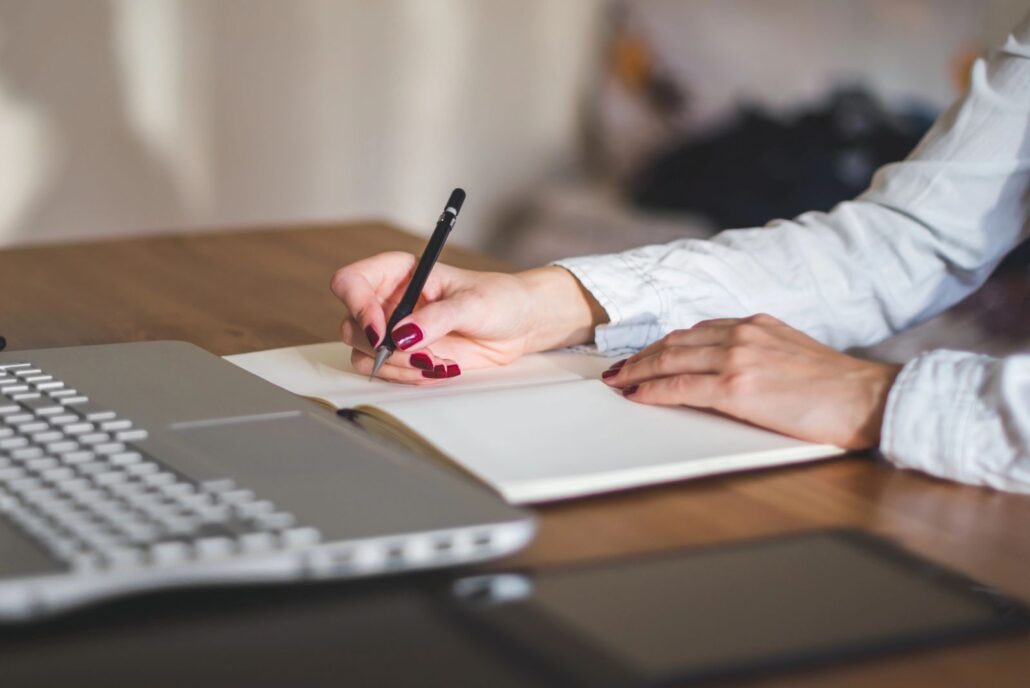 Curso para escritores tem bolsas integrais para pessoas com deficiência — Canal Autismo / Revista Autismo