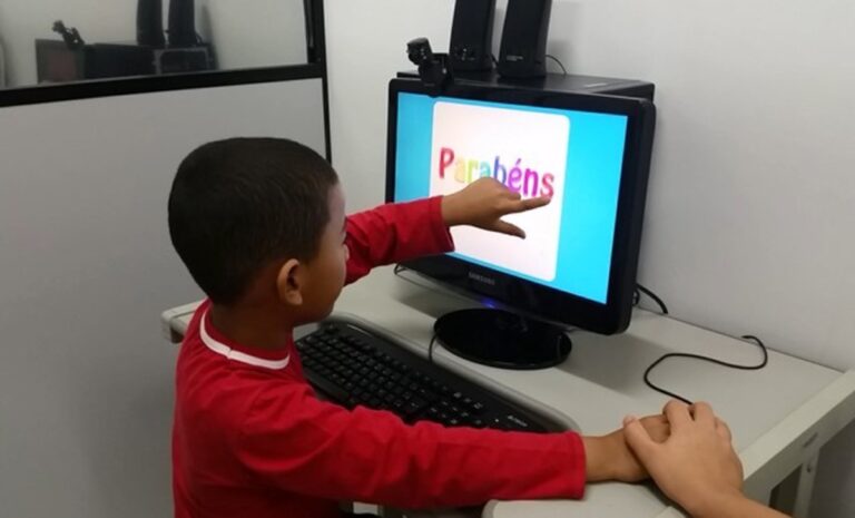 Pesquisadores criam jogos virtuais para ajudar autistas — Canal Autismo / Revista Autismo